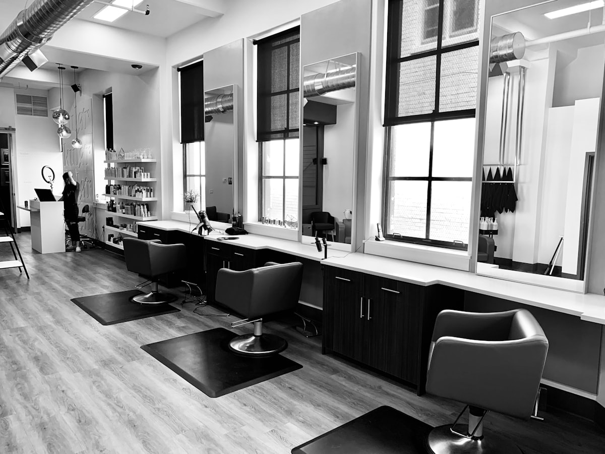 ANDRES CABEZA PELUQUERIA — nuestra tienda